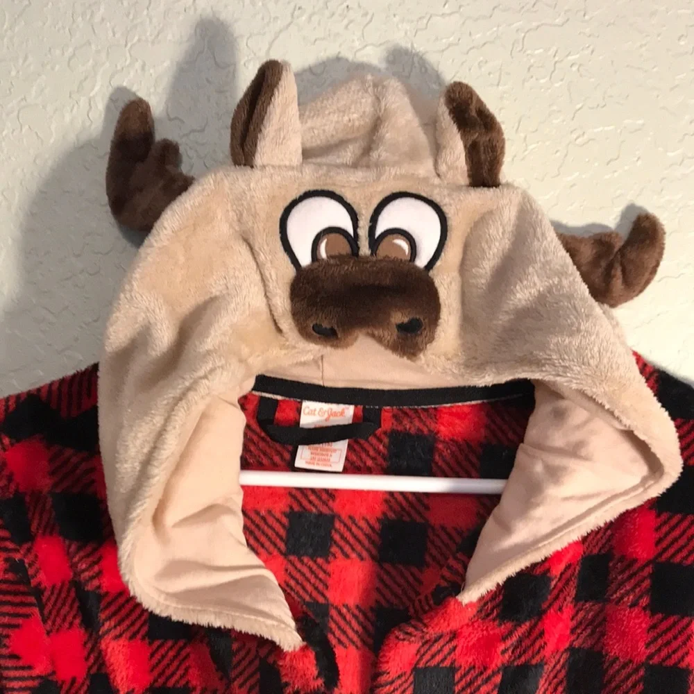Kids winter rob perfect for Halloween Christmas or winter.